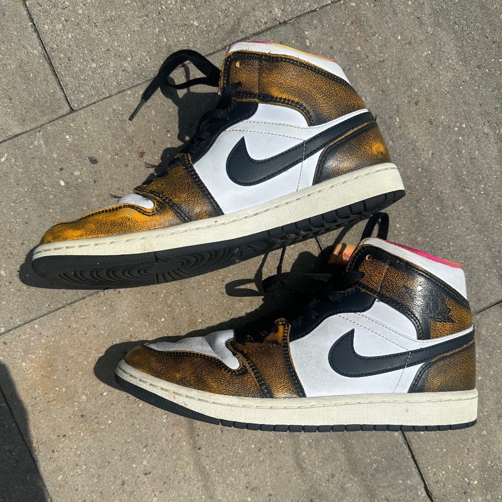 Air Jordan Orange Wear Away Mid SE sneaker